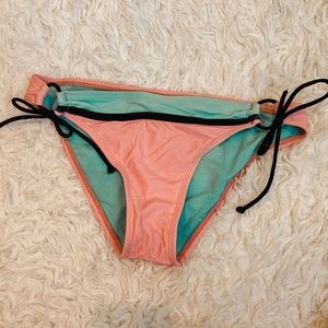 CUTIE SWIM BOTTOMS🌊👙
